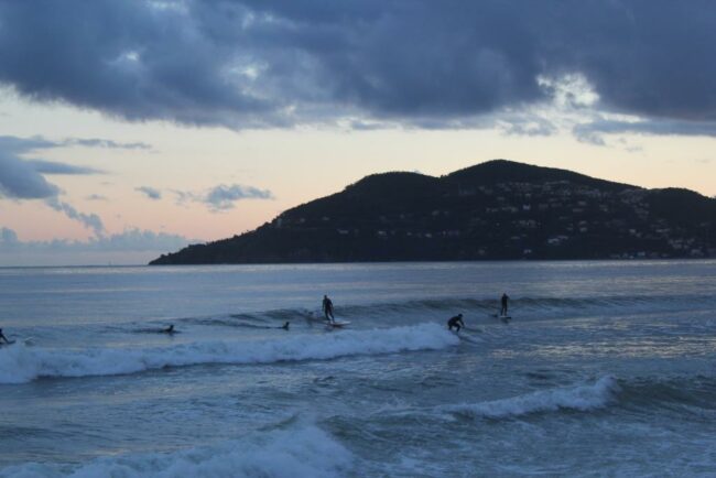session surf glassy mediterrannée